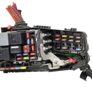 SKRZYNKA BEZPIECZNIKÓW VOLVO V70 6G9T-14A067-CA Do wyczerpania zapasów